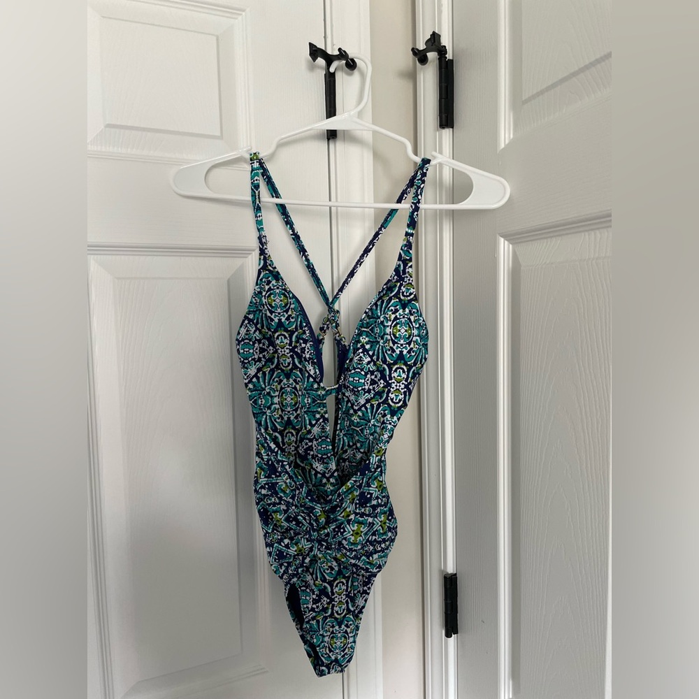 NWT La Blanca one piece swimsuit
